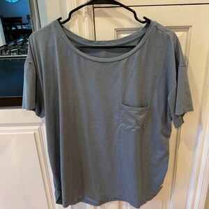 Vuori The Rise The Shine Shirt Women's Sz L Blue Short Sleeve Casual Athleasure